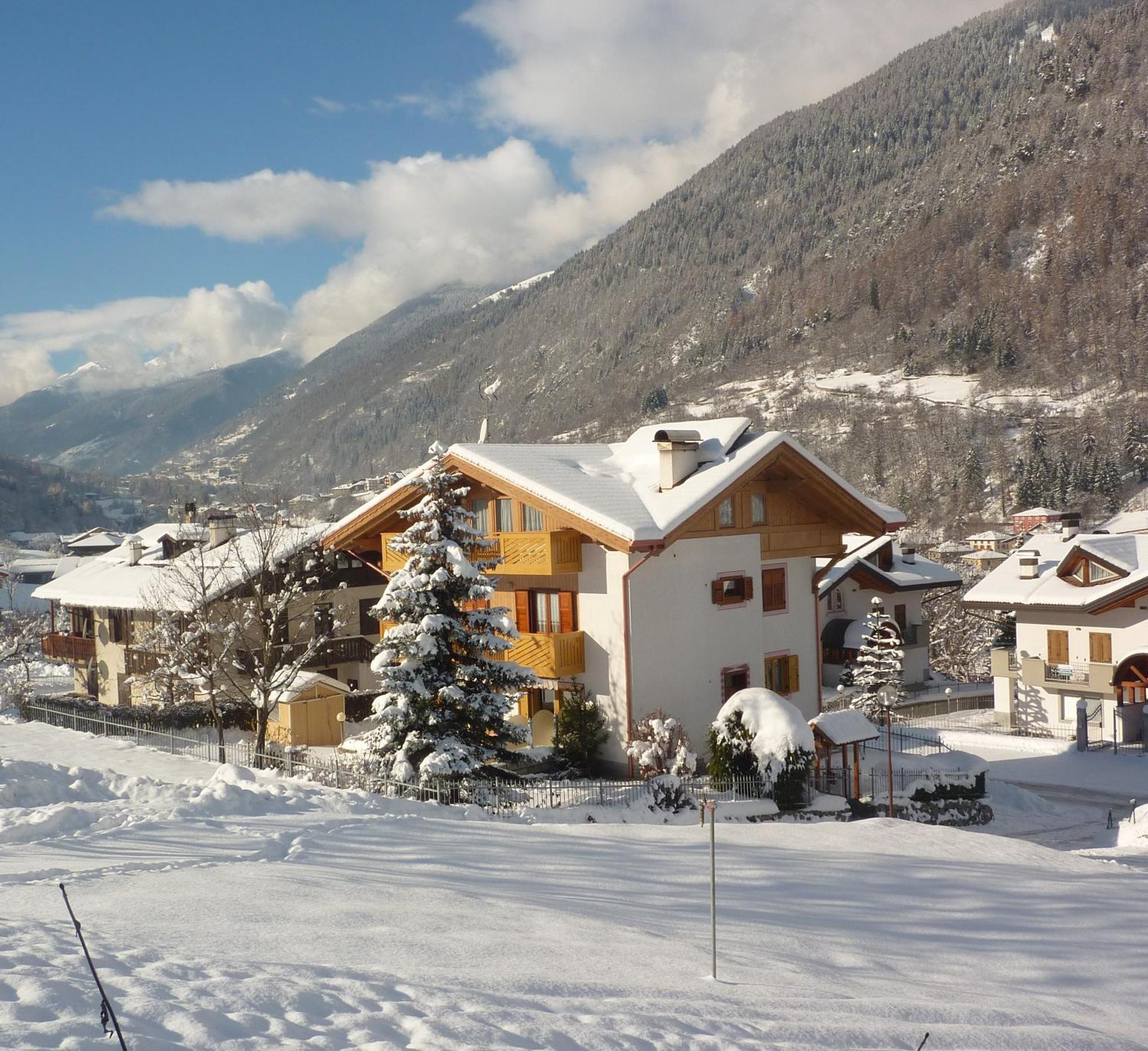 Monolocale Per Due Persone Apartment Commezzadura Exterior photo